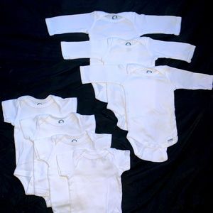 🧸💙 GERBER White T’s - Onesies